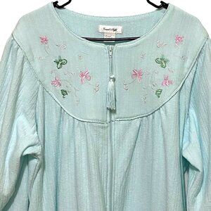 Vintage Womens Housecoat 2XL Minty Green Maxi Grandma Mature Embroidered Flowers